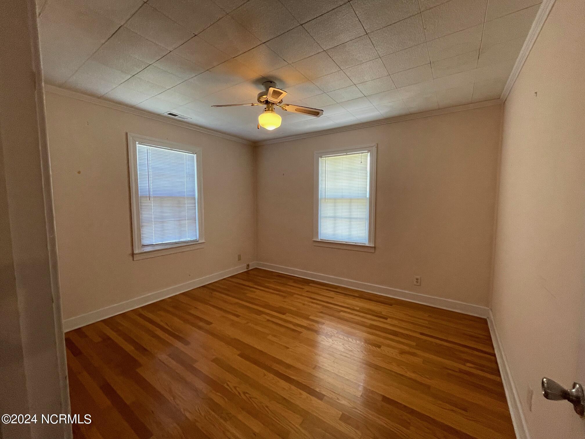2604 Cedar Island Road Cedar Island, NC 28520 - Photo 31 of 62 Hardwood floors