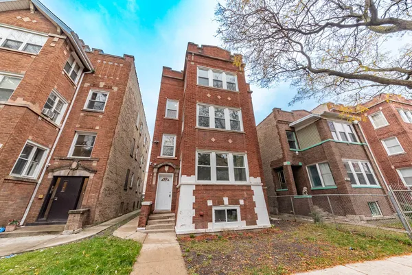 $2,000 | 4616 North Monticello Avenue, Unit 2, Chicago, IL 60625