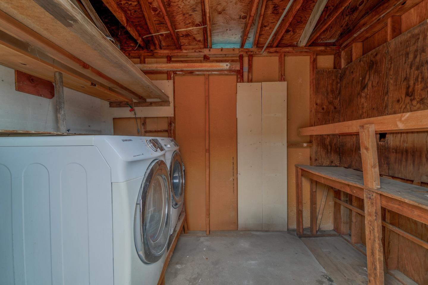 636 West 25th Street Merced, CA 95340 - Photo 28 of 31 a utility room with dryer and washer