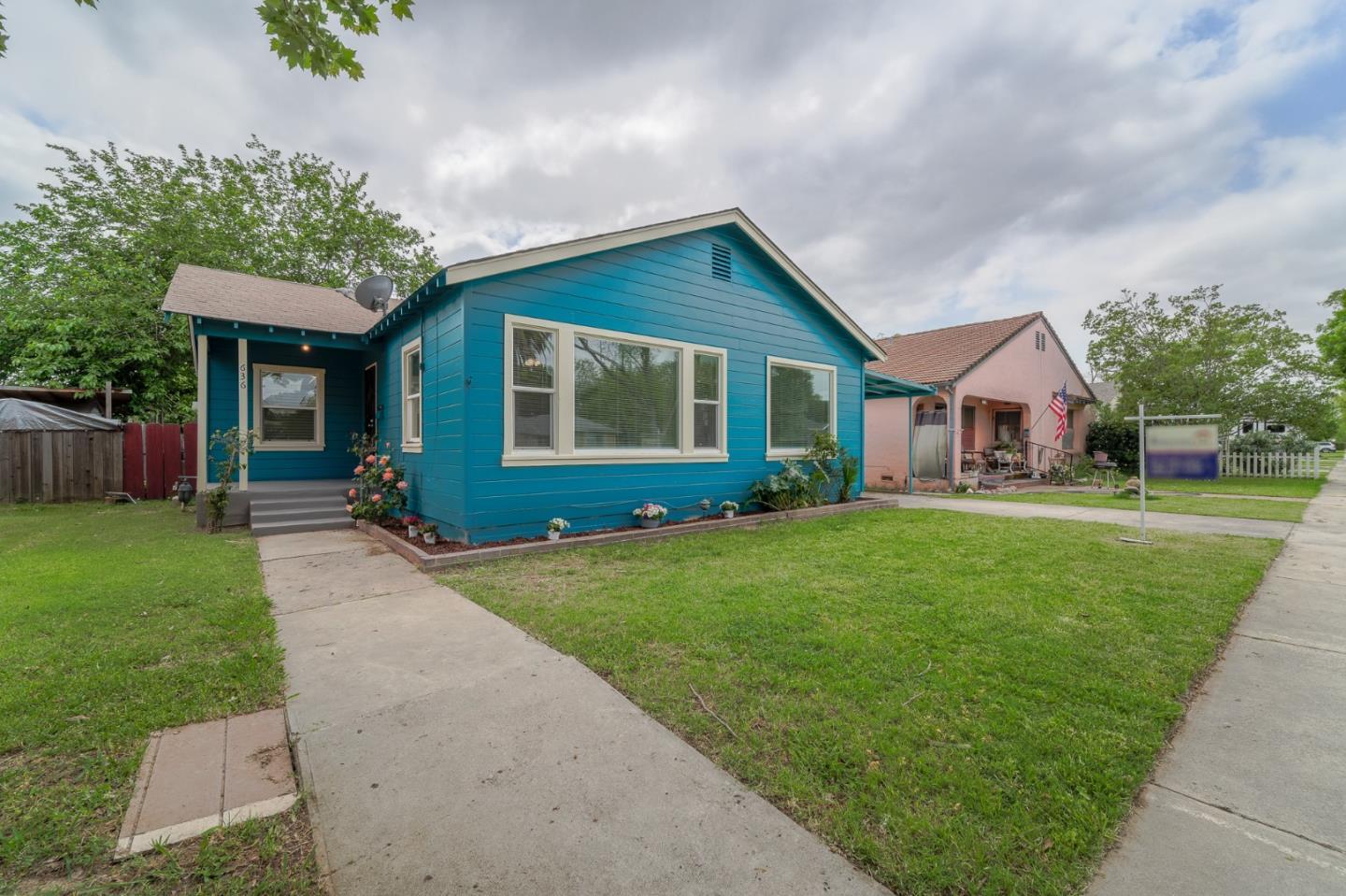 636 West 25th Street Merced, CA 95340 - Photo 6 of 31 a view of house with a yard