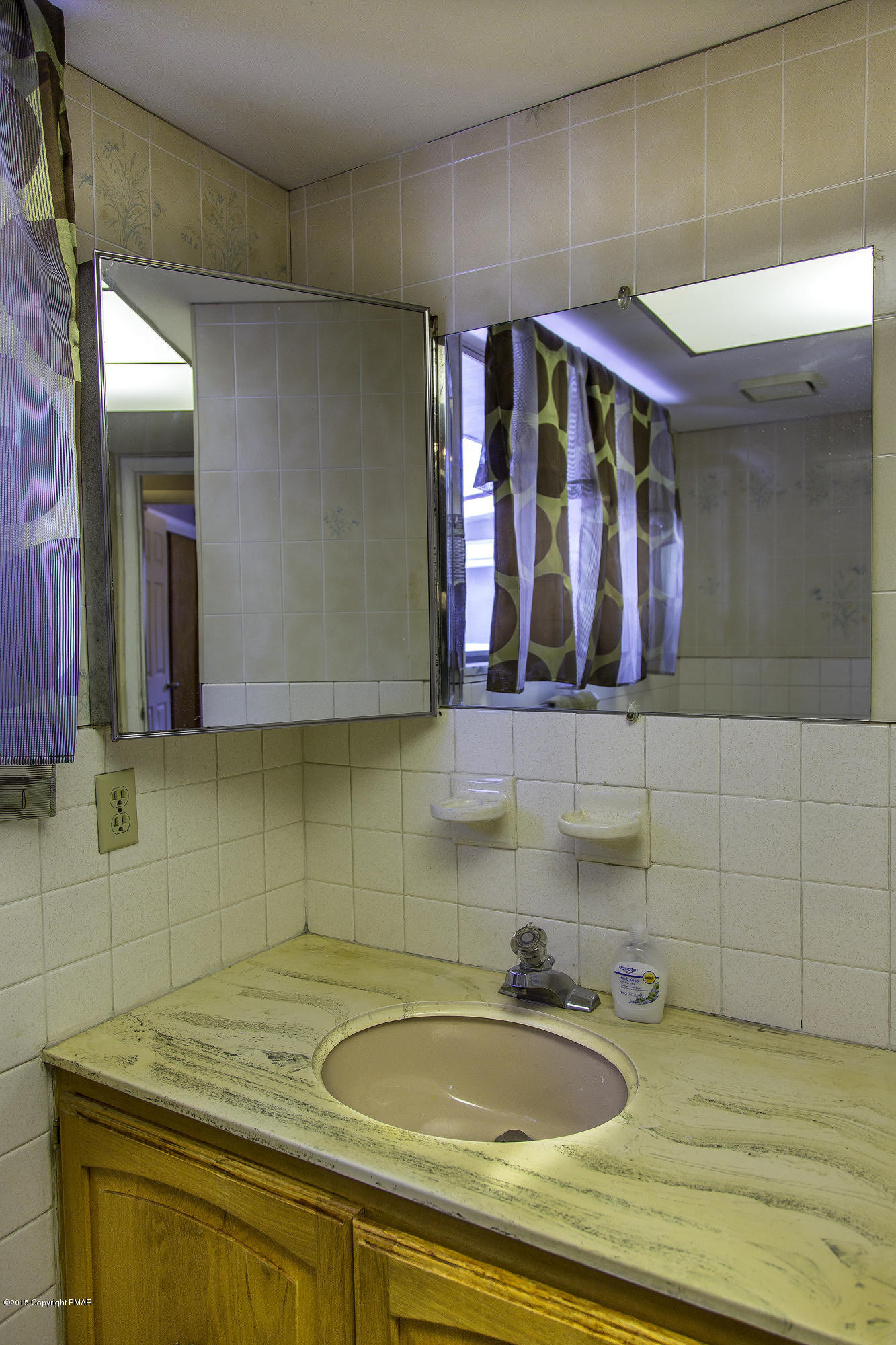 833 Stokes Mill Road Stroudsburg, PA 18360 - Photo 28 of 45 Tile Bath