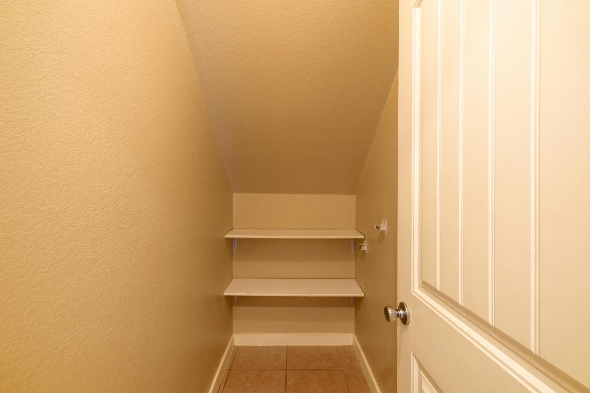 2102 Laura Court Round Rock, TX 78681 - Photo 14 of 32 a view of entryway