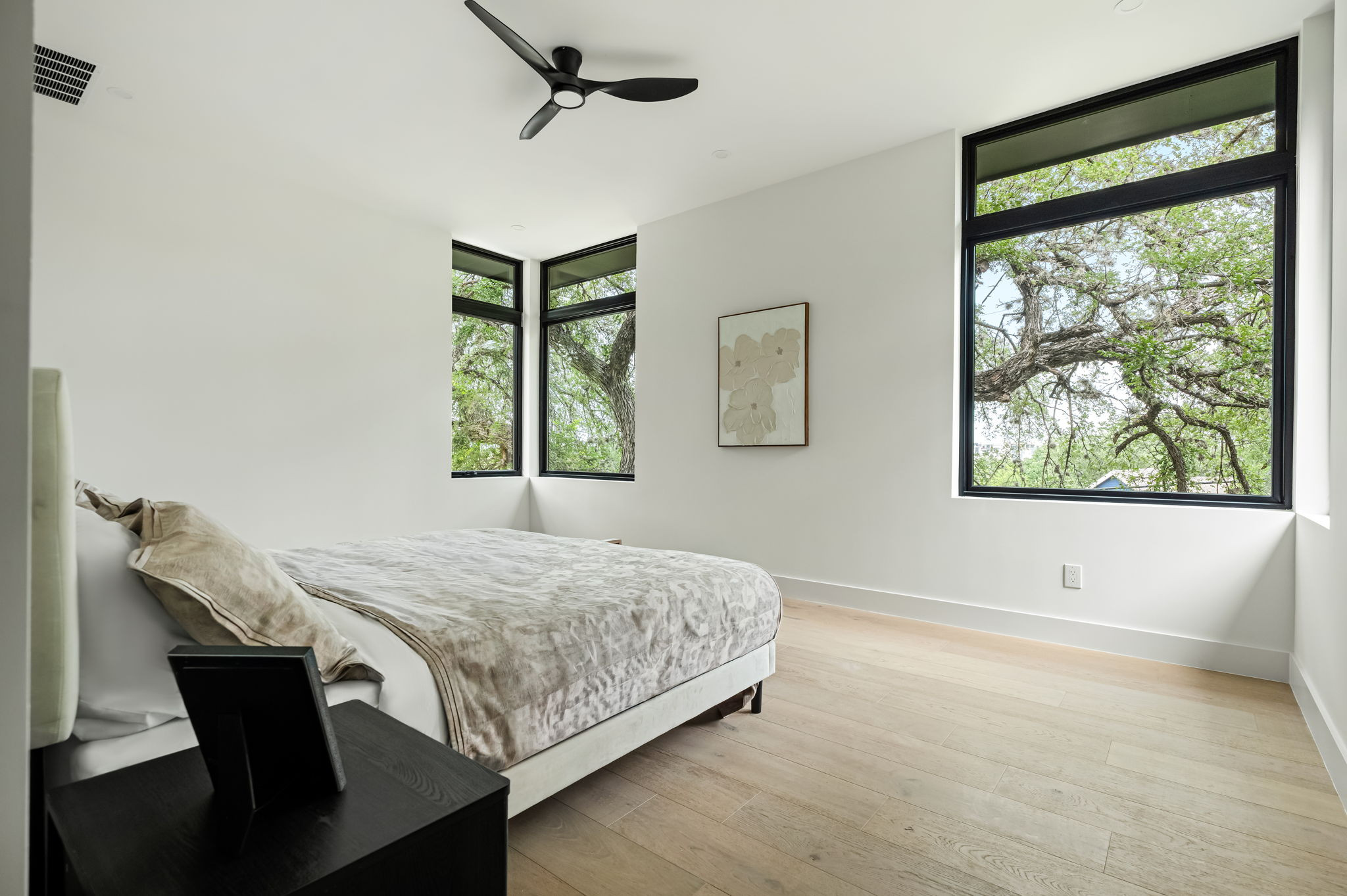 1102 Summit Street Austin, TX 78741 - Photo 18 of 32