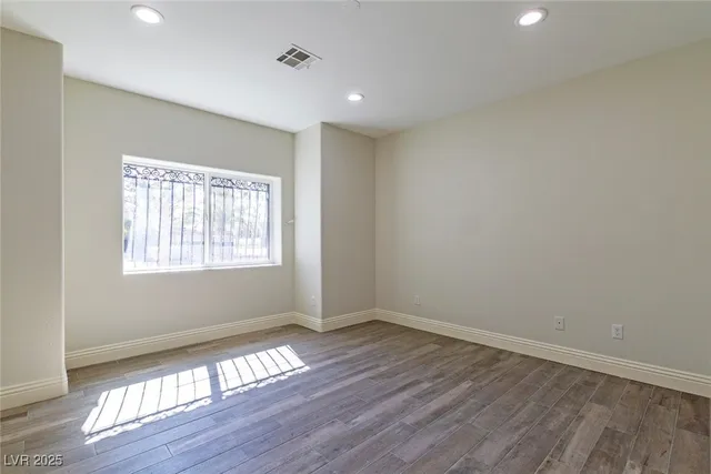 $6,000 | 60 East Levi Avenue, Las Vegas, NV 89183