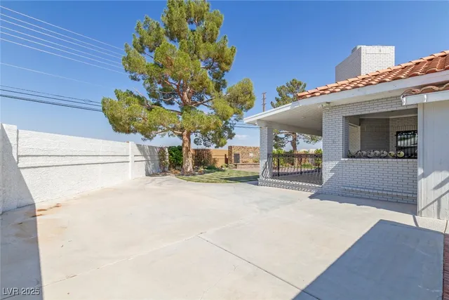 $6,000 | 60 East Levi Avenue, Las Vegas, NV 89183