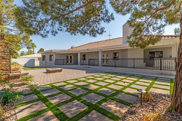 $6,000 | 60 East Levi Avenue, Las Vegas, NV 89183