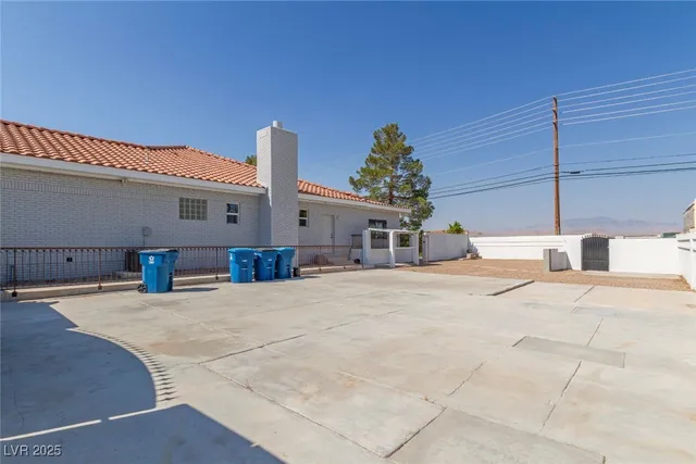 $6,000 | 60 East Levi Avenue, Las Vegas, NV 89183