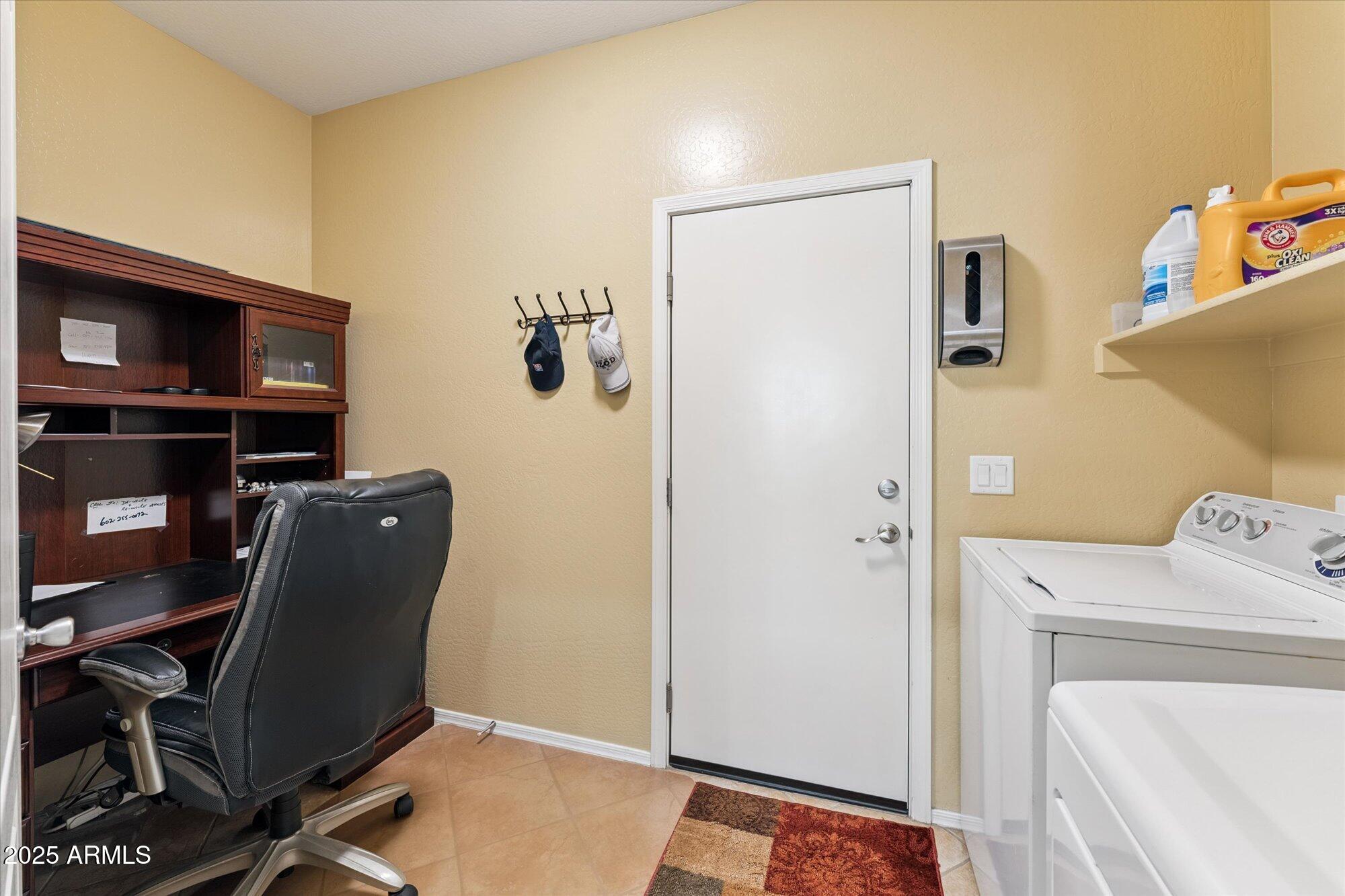1458 North 80th Lane Phoenix, AZ 85043 - Photo 16 of 36 Large Laundry room