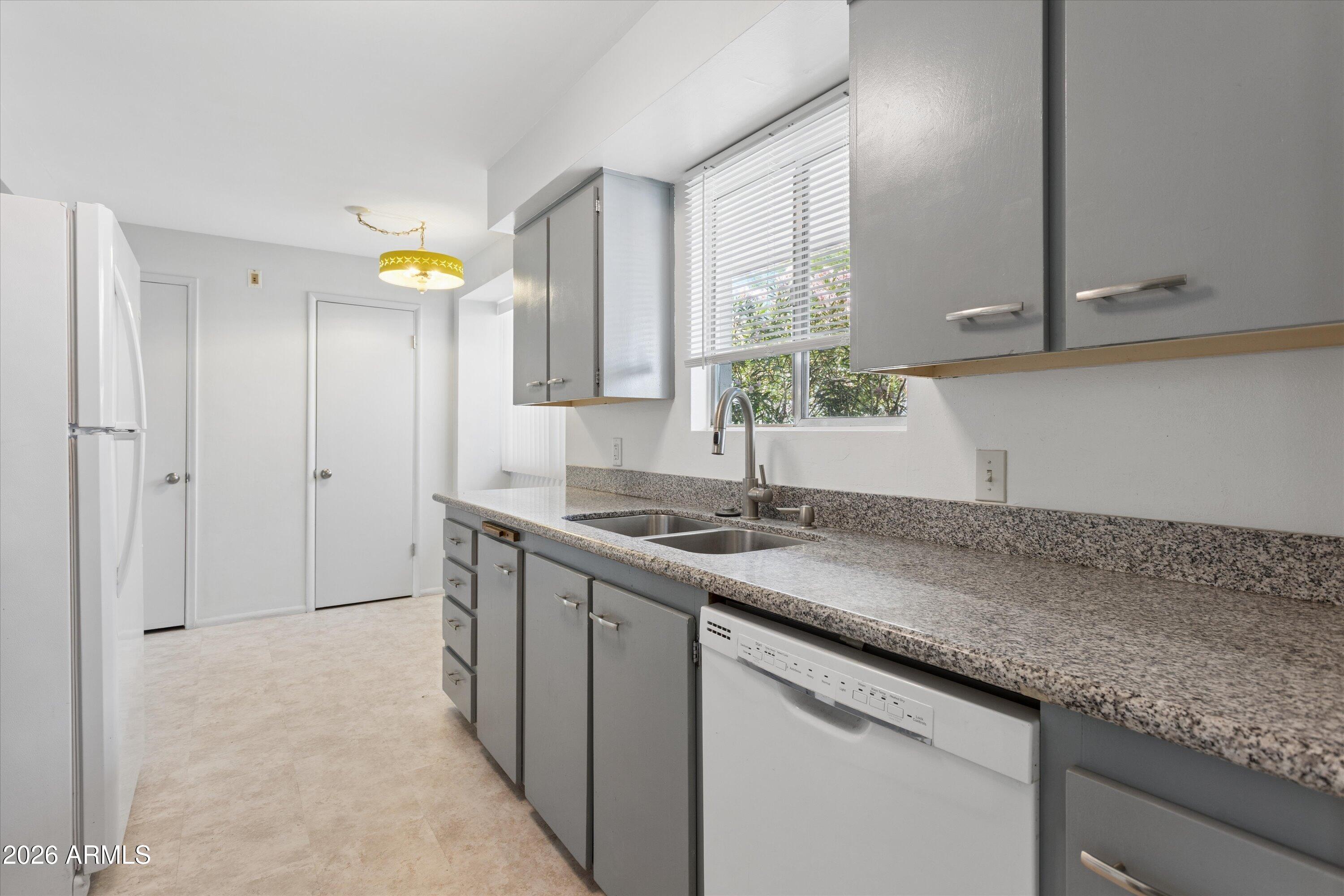 3308 East Camelback Road Phoenix, AZ 85018 - Photo 11 of 28