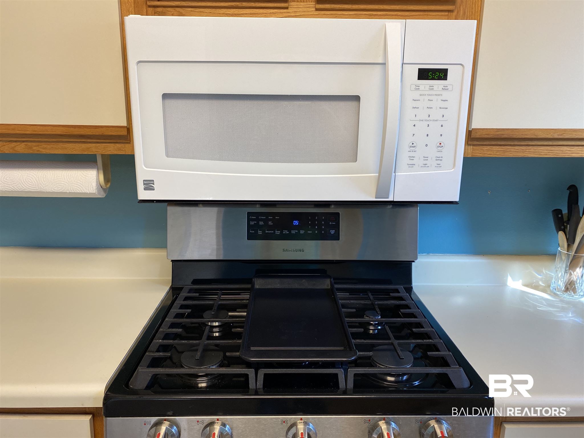 18765 Pine Acres Road Gulf Shores, AL 36542 - Photo 12 of 47 Gas Stove w/Grill