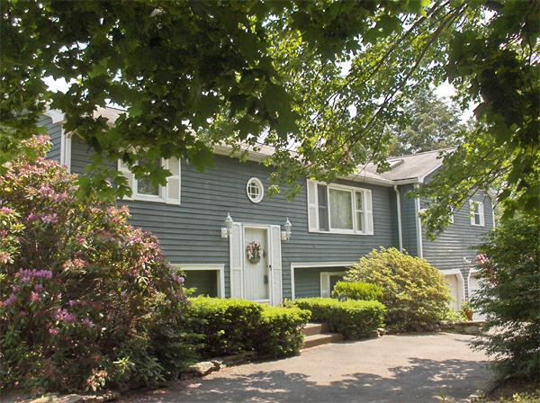 340 River Road Hudson, MA 01749 - Photo 1 of 21