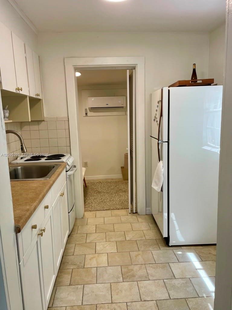4176 Southwest 9th Street Miami, FL 33134 - Photo 9 of 11 Gallery Image 9