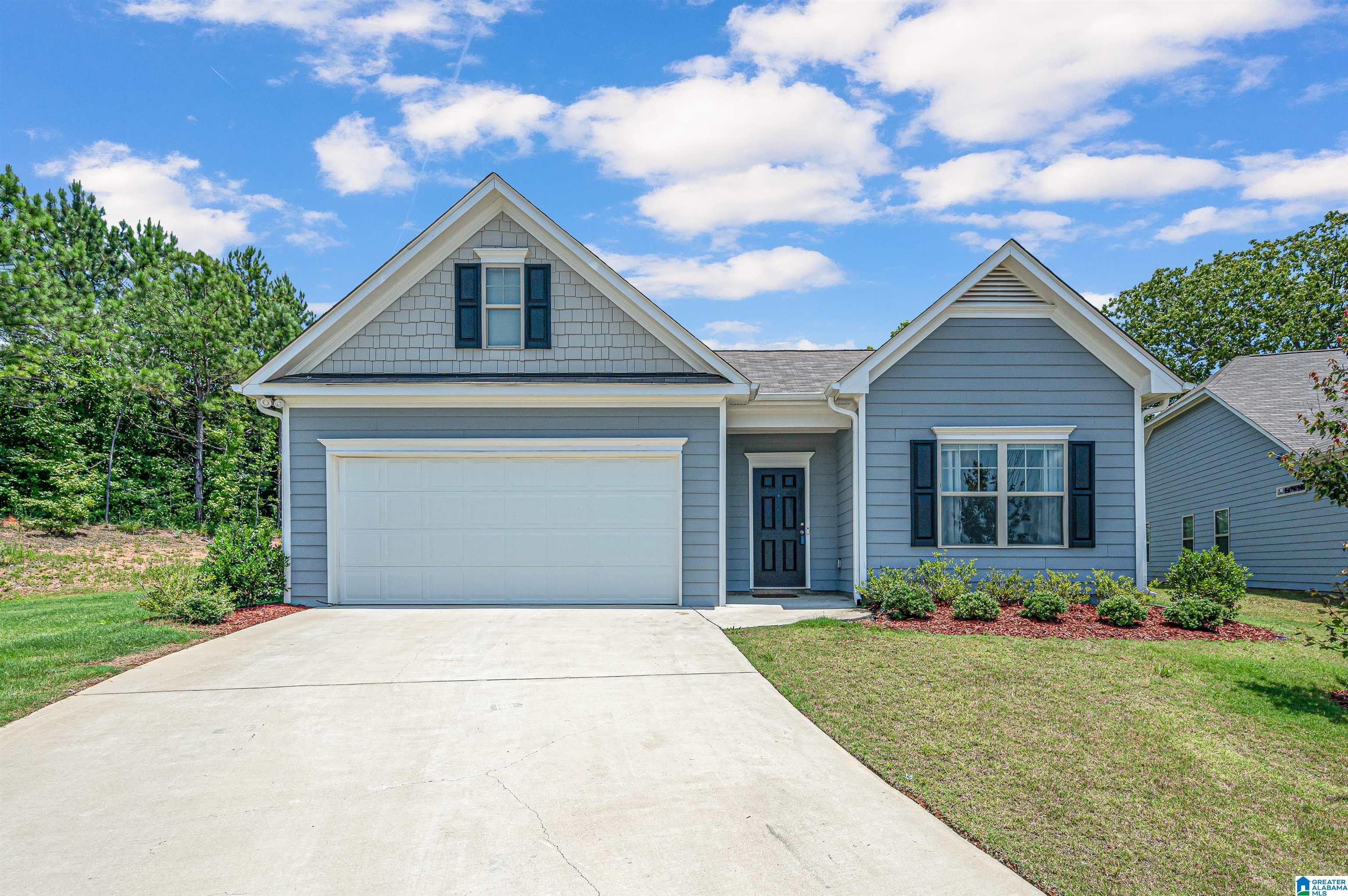 735 Ridgeway Avenue Columbiana, AL 35051 - Photo 1 of 35