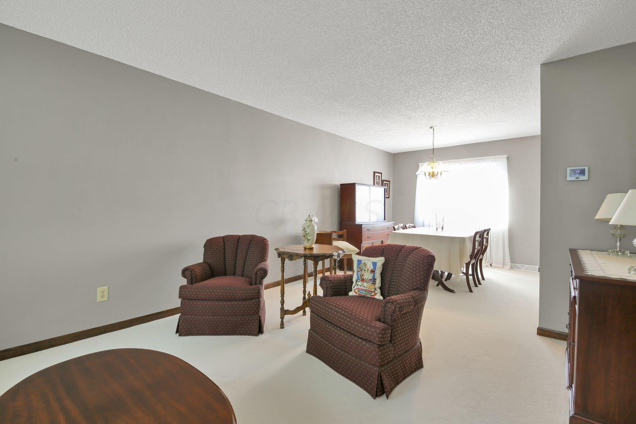 6222 Roxburgh Court, Unit 17B Columbus, OH 43213 - Photo 6 of 28 17-web-or-mls-5D9A0483