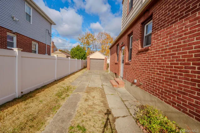 $929,000 | 123 Nugent Street, New Hyde Park, NY 11040