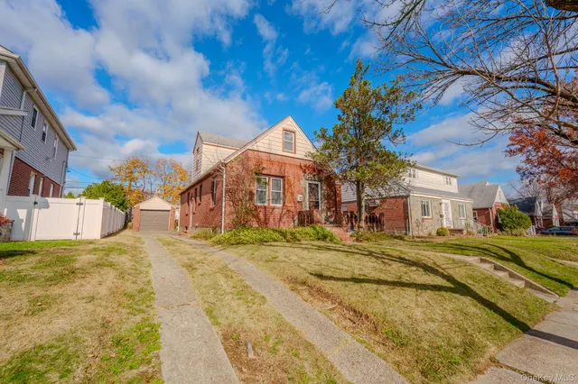 $929,000 | 123 Nugent Street, New Hyde Park, NY 11040