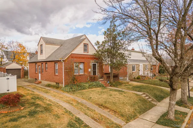 $929,000 | 123 Nugent Street, New Hyde Park, NY 11040