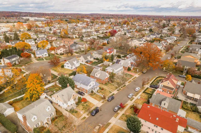 $929,000 | 123 Nugent Street, New Hyde Park, NY 11040