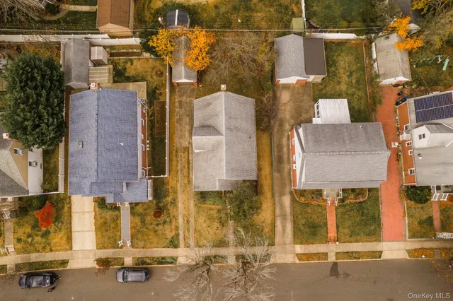 $929,000 | 123 Nugent Street, New Hyde Park, NY 11040