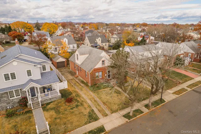 $929,000 | 123 Nugent Street, New Hyde Park, NY 11040