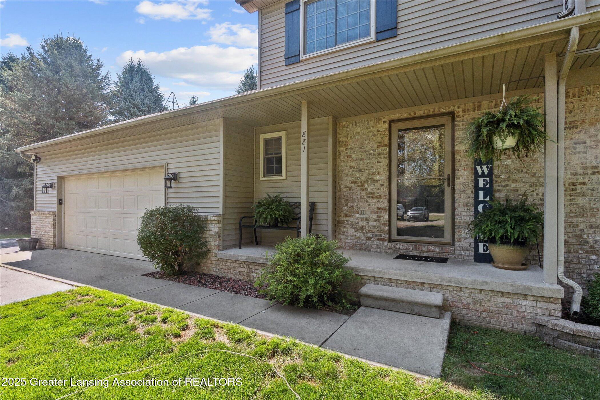 881 Oakhurst Road Fowlerville, MI 48836 - Photo 4 of 46 04-881-Oakhurst-Rd-Fowlerville-MI-48836-