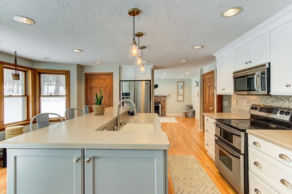 400 Sterling Road Holden, MA 01522 - Photo 11 of 42