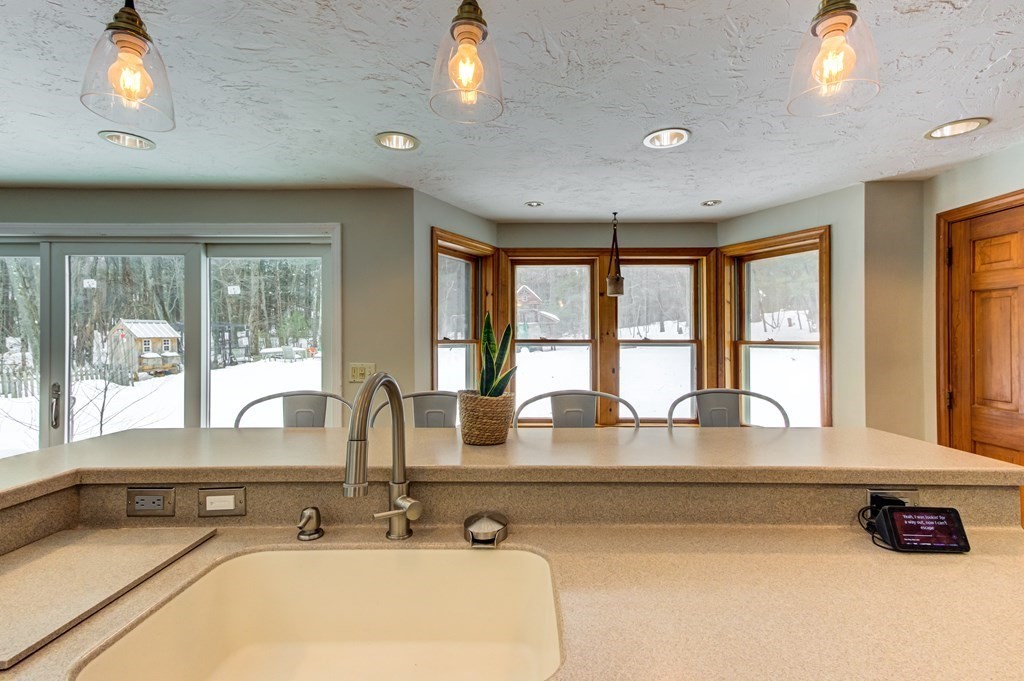 400 Sterling Road Holden, MA 01522 - Photo 12 of 42
