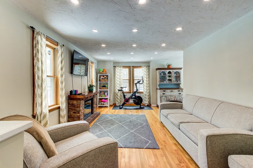 400 Sterling Road Holden, MA 01522 - Photo 36 of 42