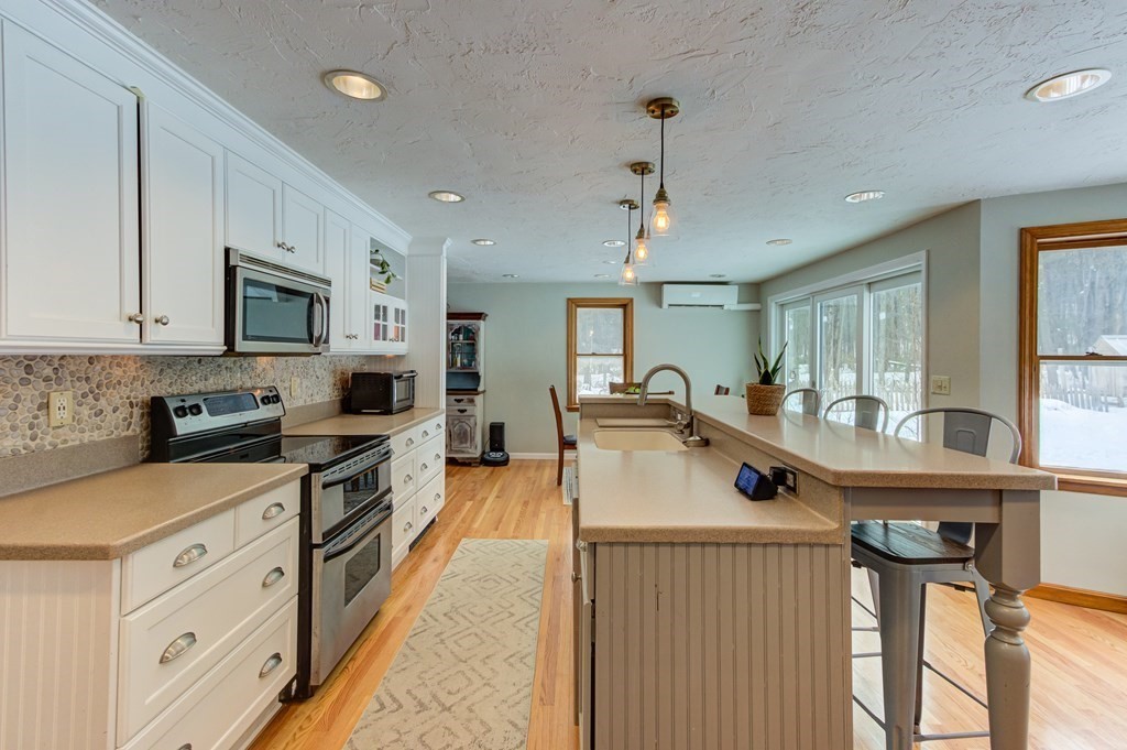 400 Sterling Road Holden, MA 01522 - Photo 5 of 42