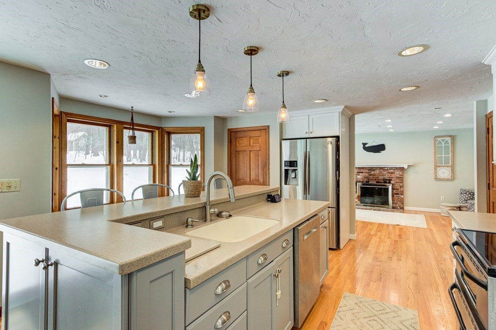 400 Sterling Road Holden, MA 01522 - Photo 10 of 42