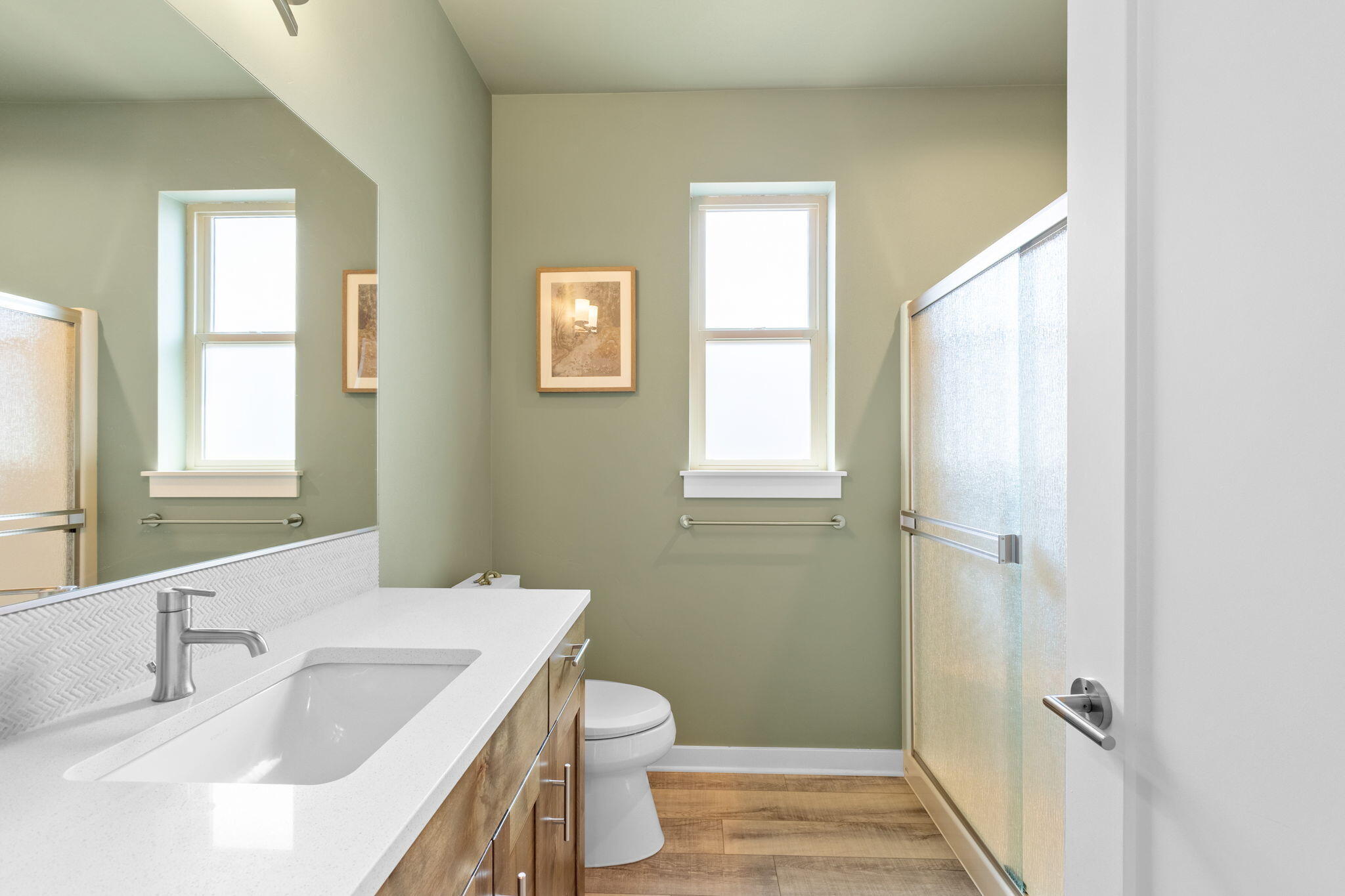 4396 Southwest 36th Street Redmond, OR 97756 - Photo 27 of 36 Second bathroom