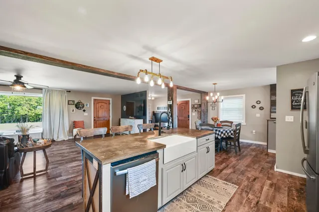 $439,900 | 1400 Highway 129, Versailles, IN 47042