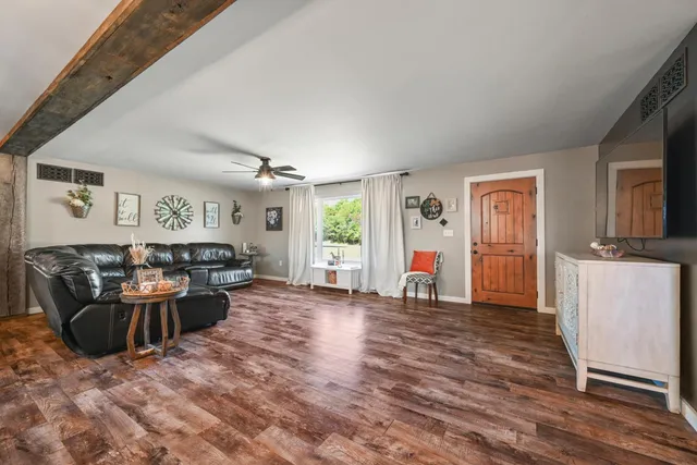 $439,900 | 1400 Highway 129, Versailles, IN 47042