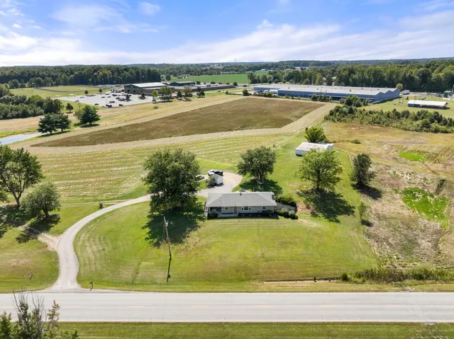 $439,900 | 1400 Highway 129, Versailles, IN 47042