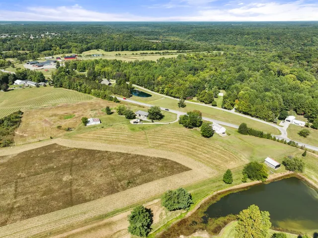 $439,900 | 1400 Highway 129, Versailles, IN 47042