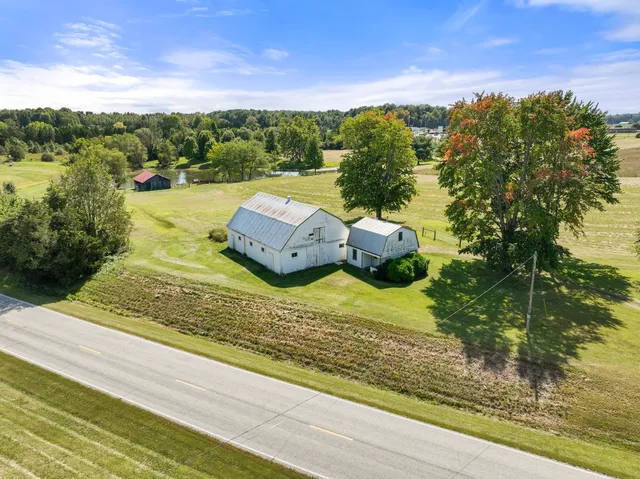 $439,900 | 1400 Highway 129, Versailles, IN 47042