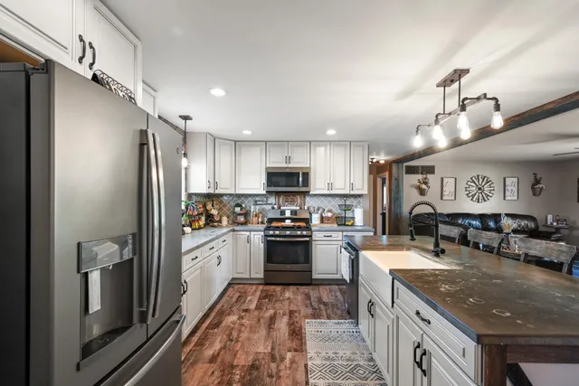 $439,900 | 1400 Highway 129, Versailles, IN 47042