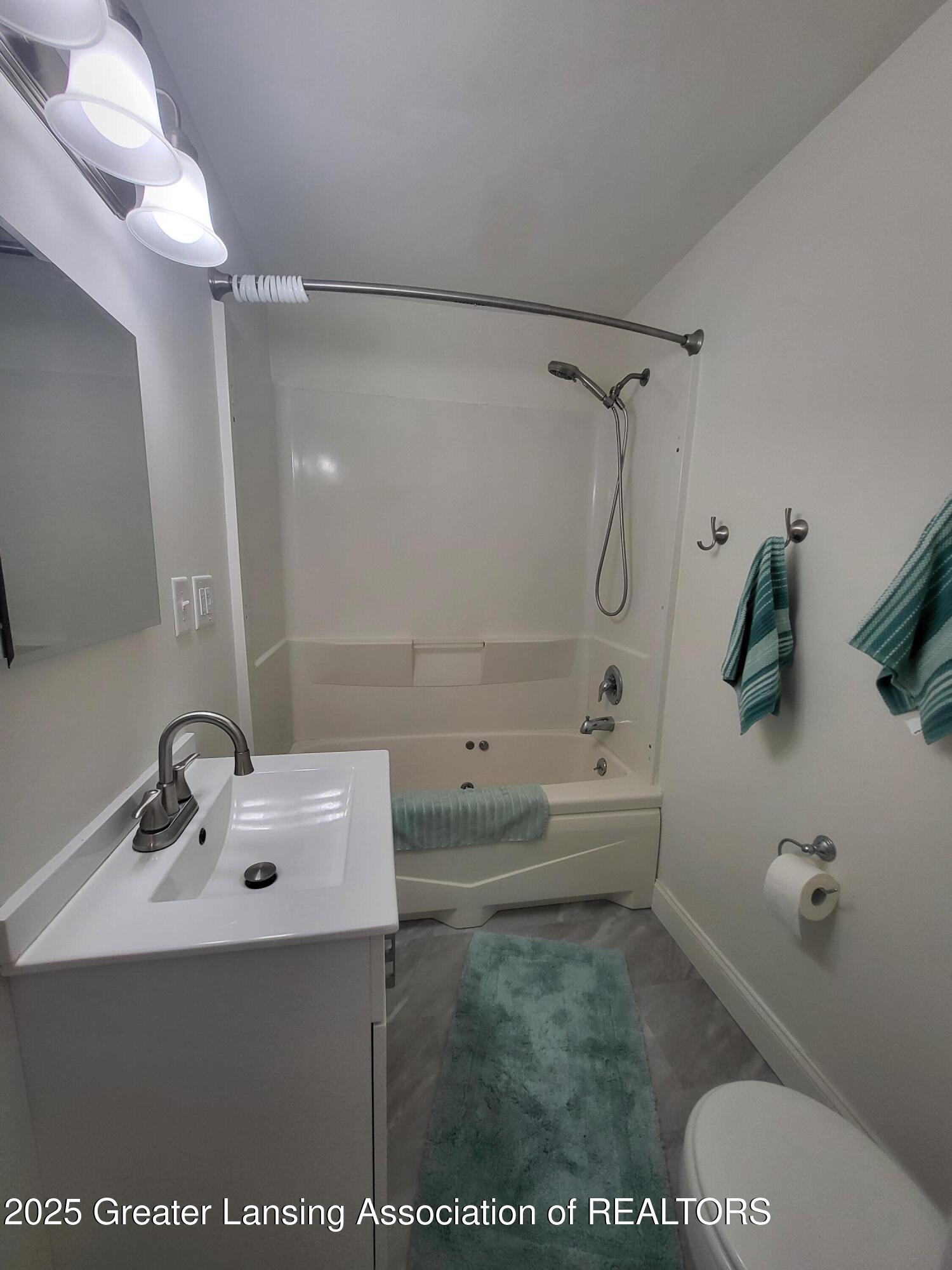 1692 South Smith Road Eaton Rapids, MI 48827 - Photo 18 of 33 1000032118