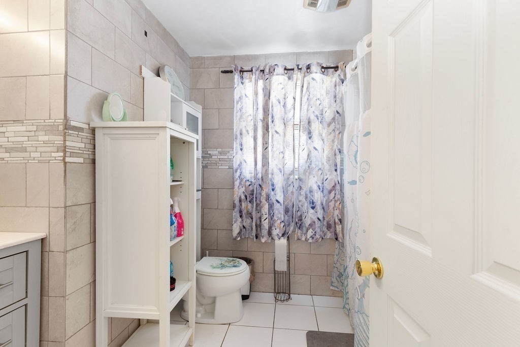 71 Dwinell Road Taunton, MA 02780 - Photo 12 of 32