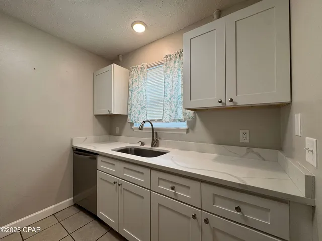 $1,200 | 2507 West 10th Street, Unit B, Panama City, FL 32401