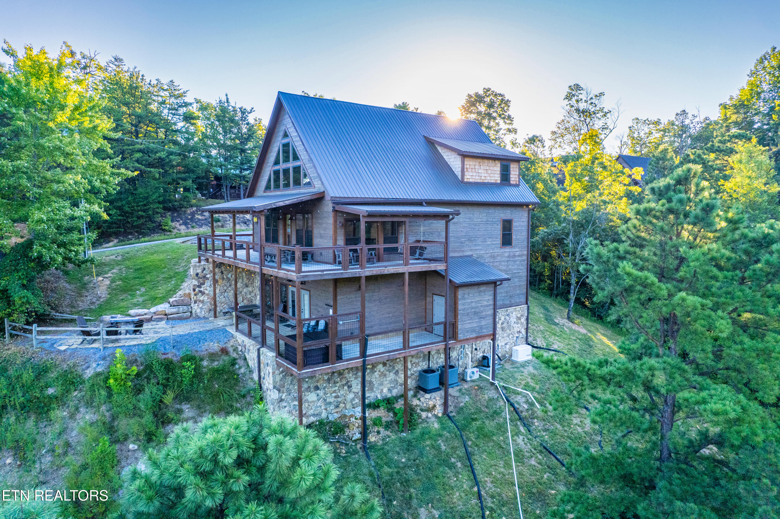 2446 Misty Shadows Drive Sevierville, TN 37862 - Photo 2 of 22 1000006648