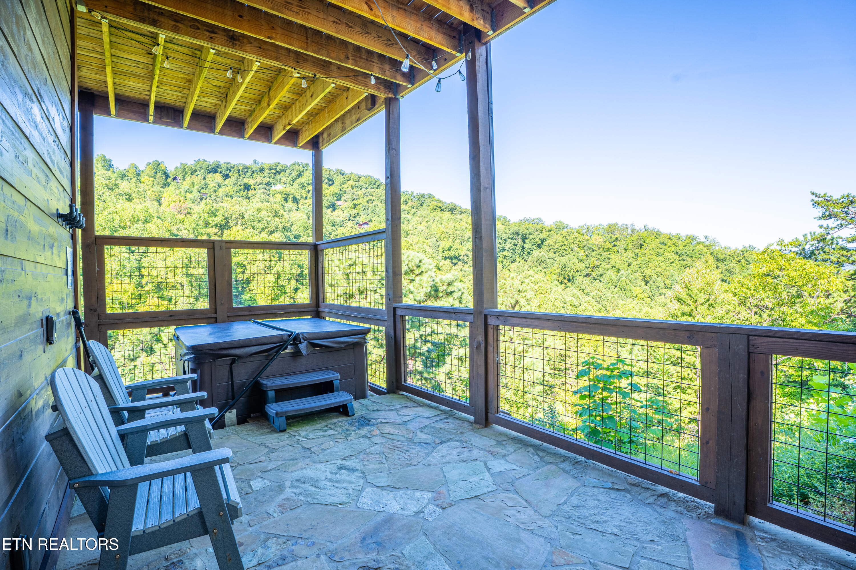 2446 Misty Shadows Drive Sevierville, TN 37862 - Photo 4 of 22 1000006643