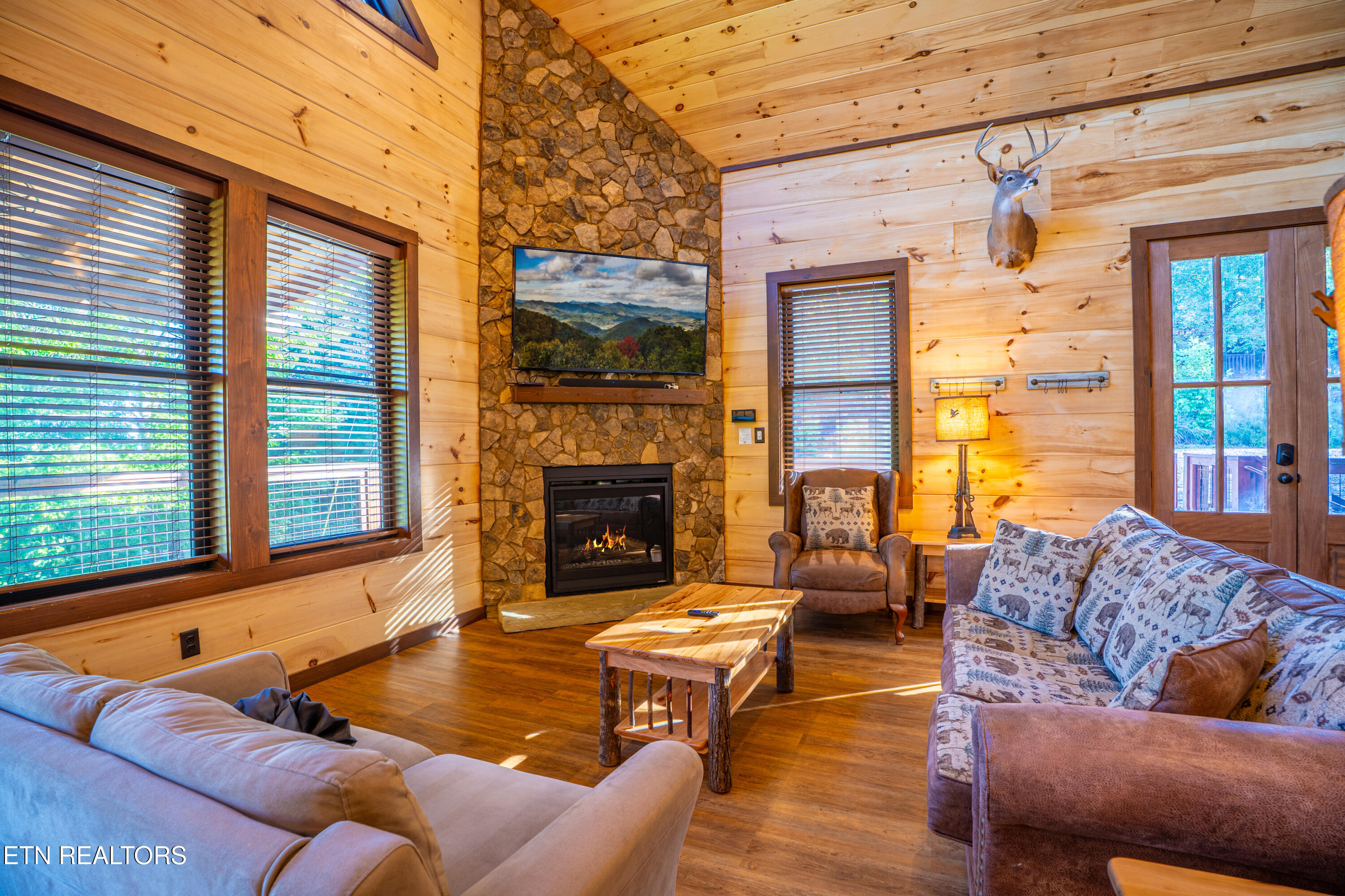 2446 Misty Shadows Drive Sevierville, TN 37862 - Photo 8 of 22 1000006634