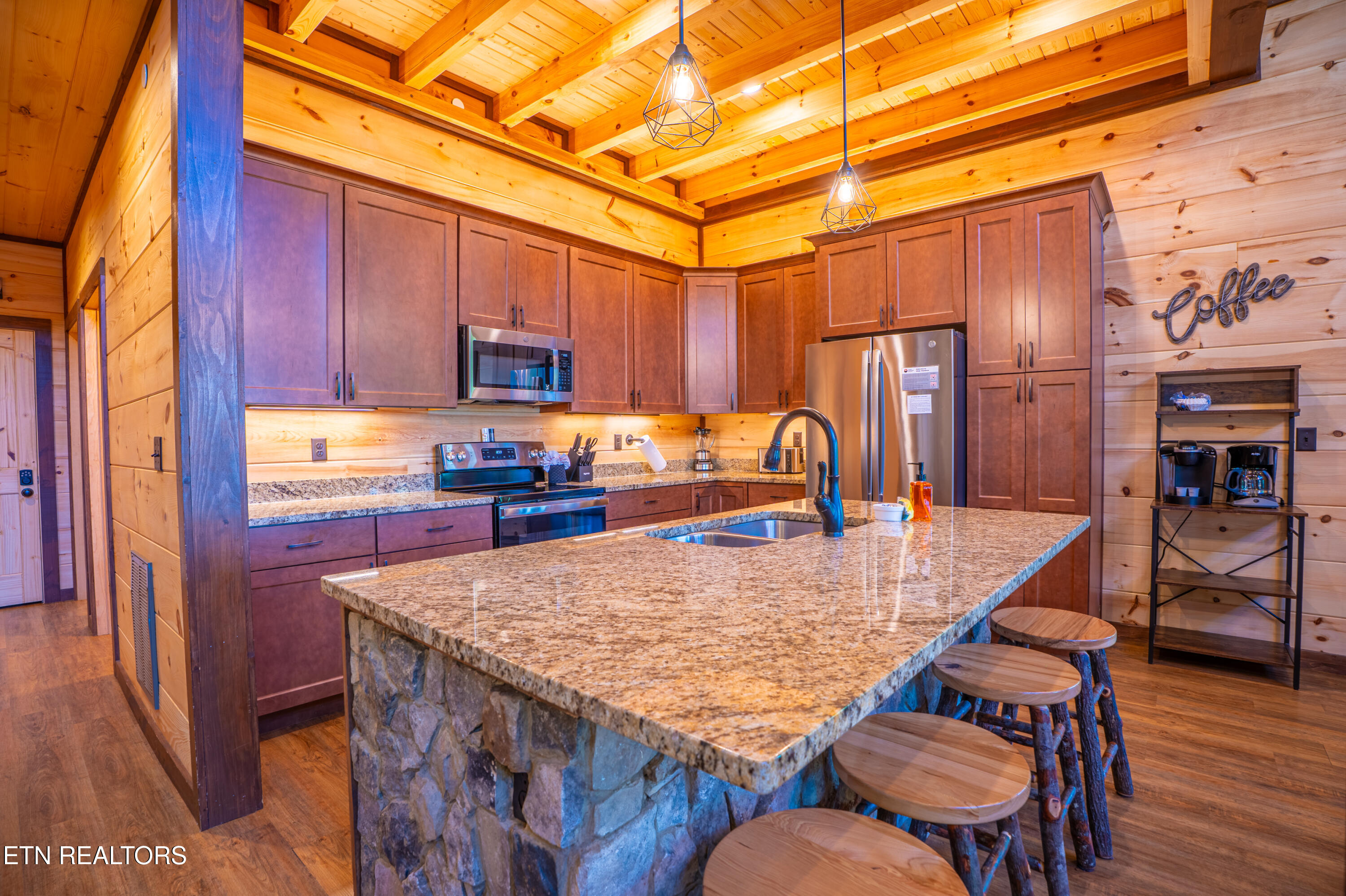 2446 Misty Shadows Drive Sevierville, TN 37862 - Photo 10 of 22 1000006633