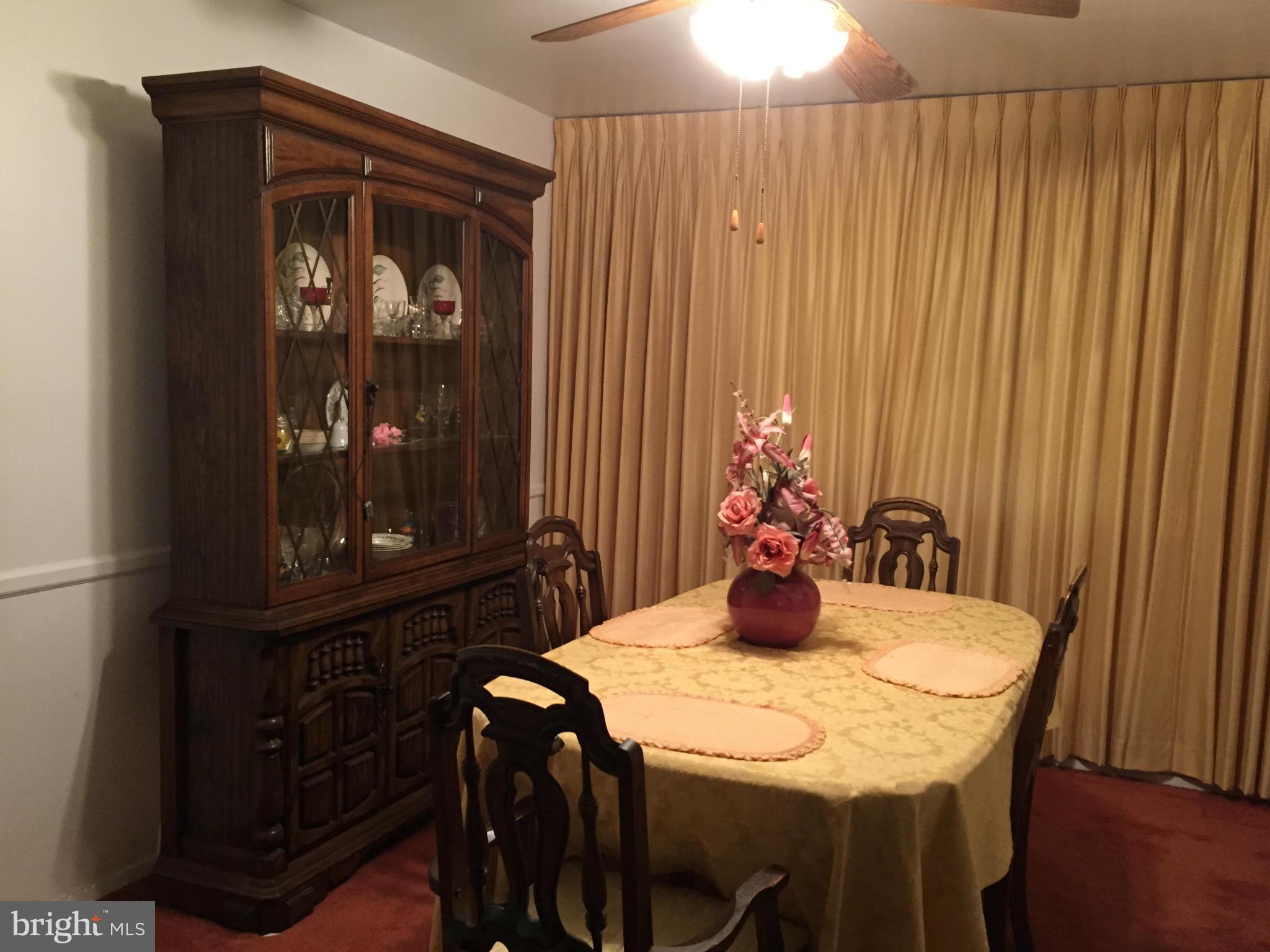 5229 Fredcrest Road Baltimore, MD 21229 - Photo 3 of 5 Dining Room