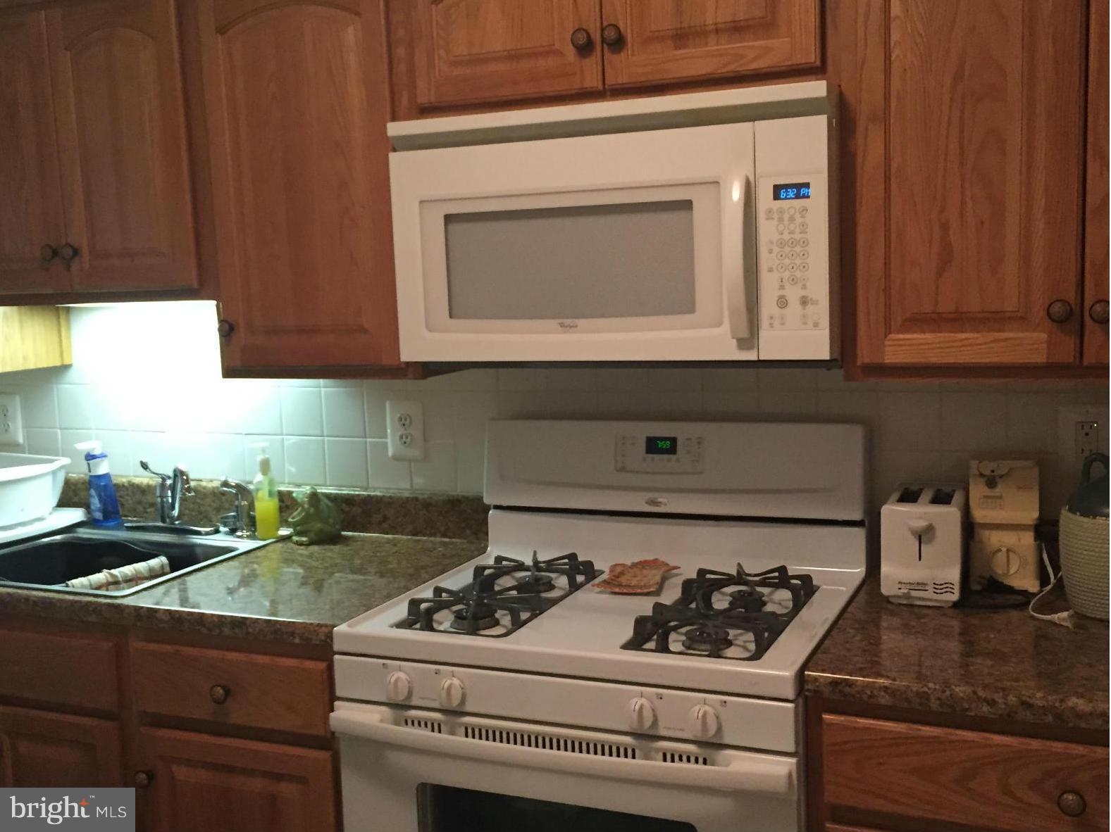5229 Fredcrest Road Baltimore, MD 21229 - Photo 5 of 5 Kitchen