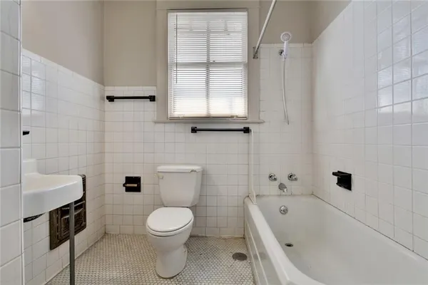 $2,490 | 5519 South Liberty Street, New Orleans, LA 70115