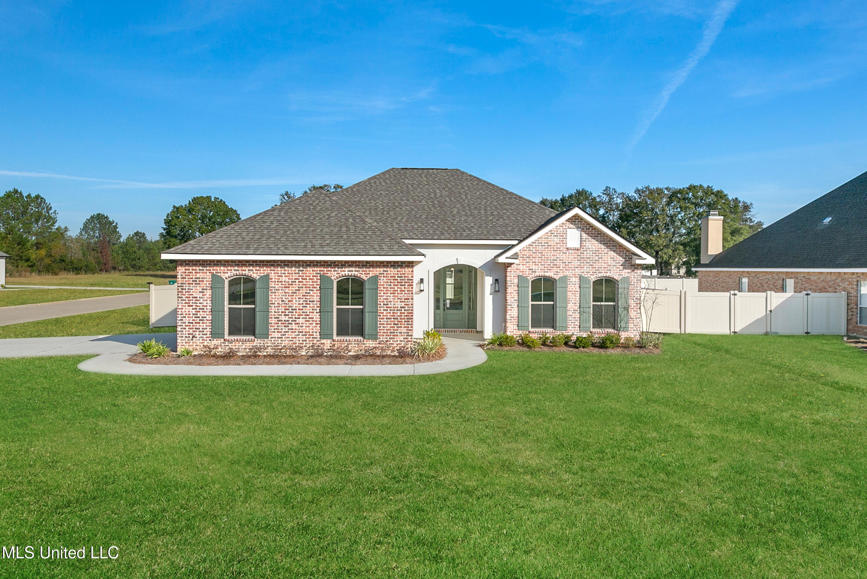 501 Pemberton Place Picayune, MS 39466 - Photo 2 of 27 2 (3)