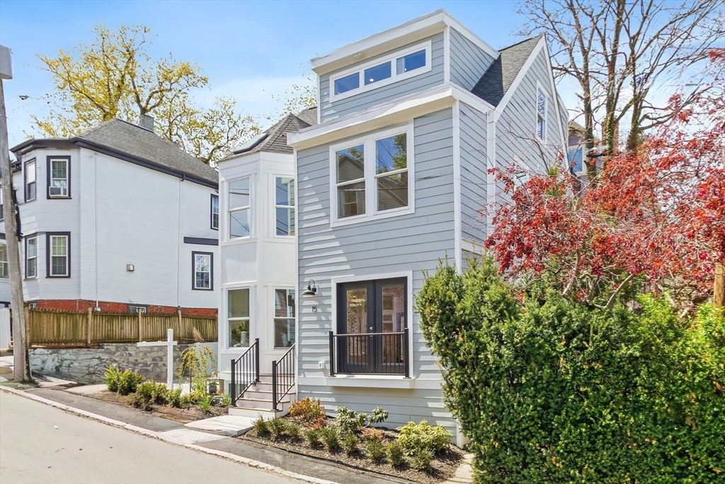 15 Spring Hill Terrace Somerville, MA 02143 - Photo 1 of 42