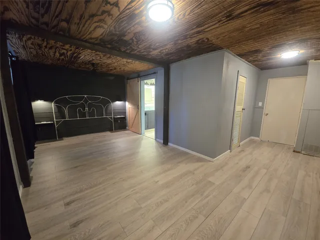 $239,999 | 1045 Vine Drive, Angleton, TX 77515